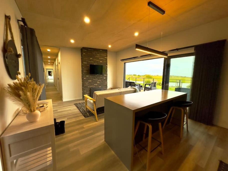 Luxury Absolute Ocean View Lodge Waverley Town District Exterior photo